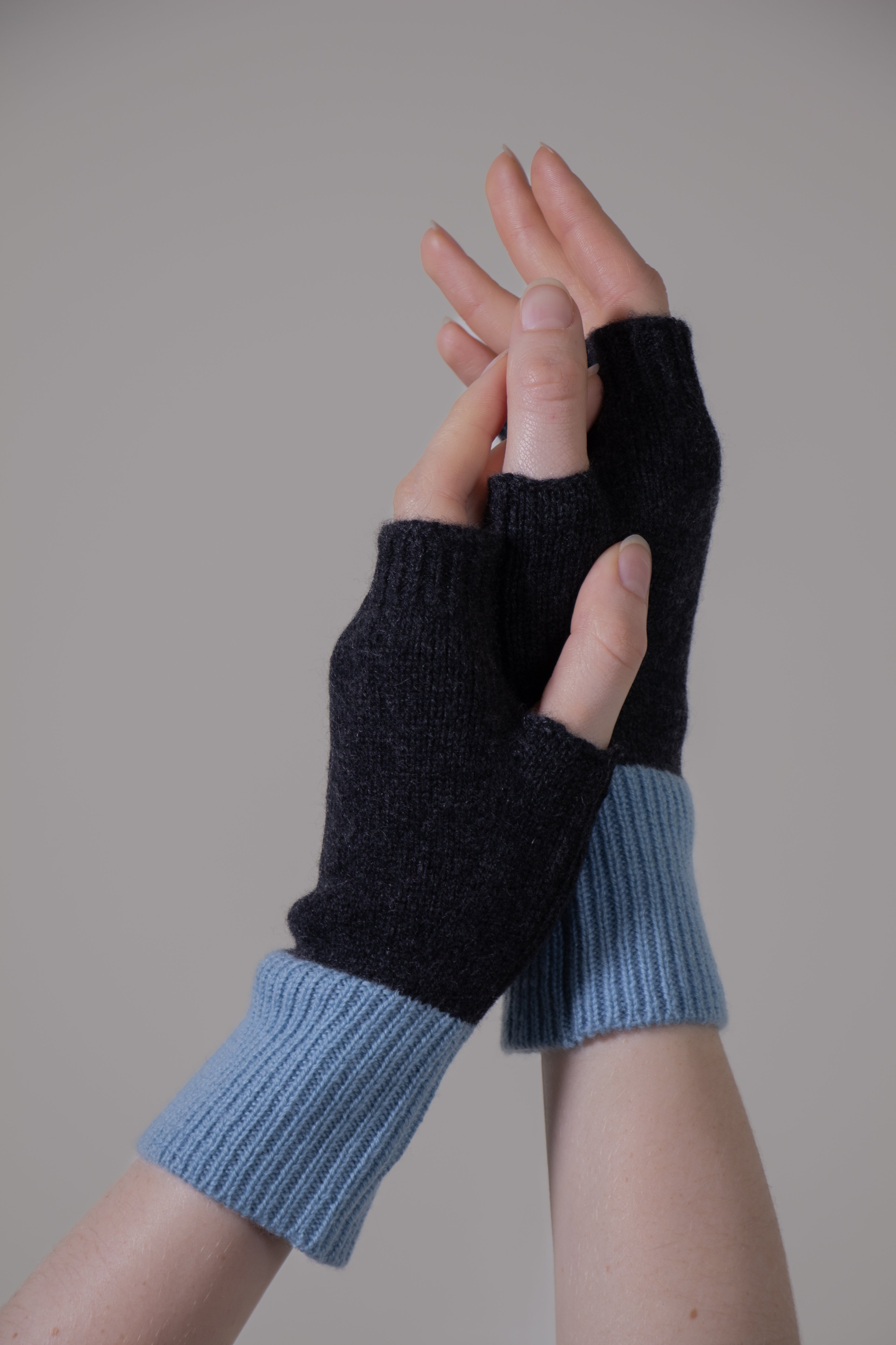 FINGERLESS-  100% cashmere duo-color fingerless gloves