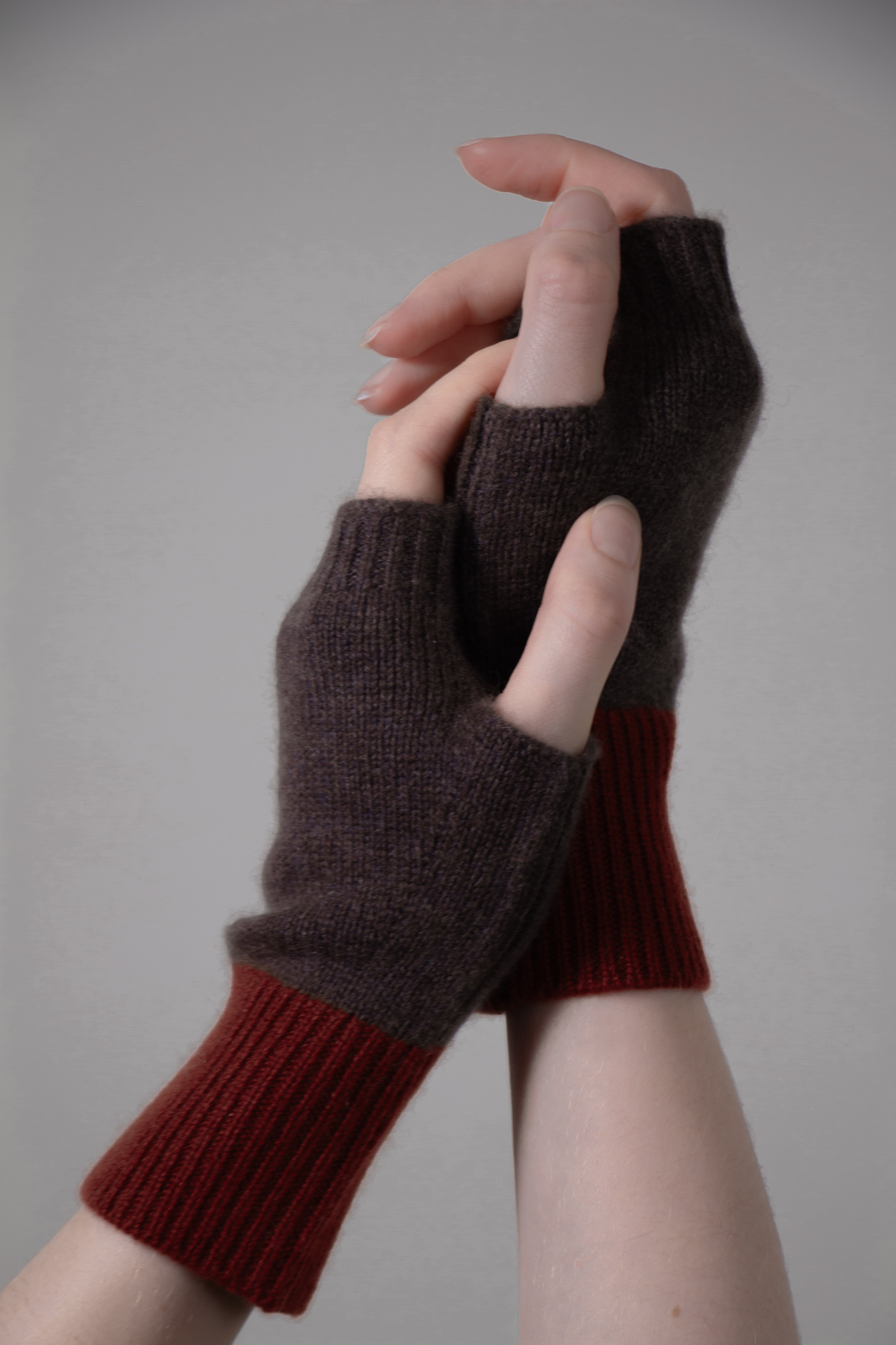 FINGERLESS-  100% cashmere duo-color fingerless gloves