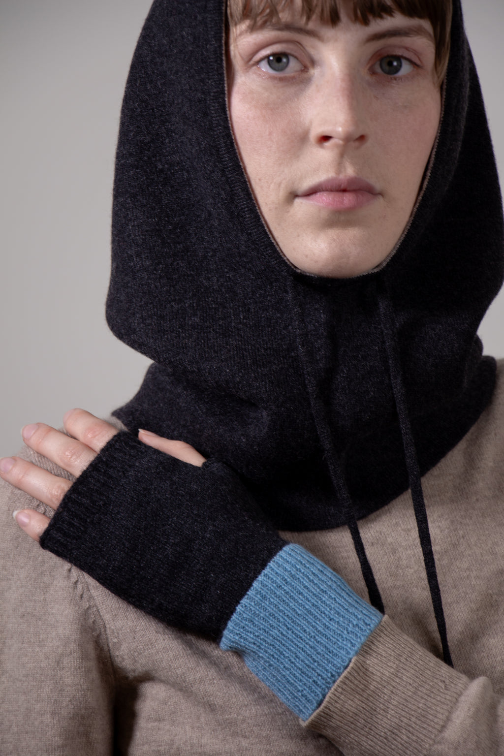 DOUBLE-SIDED - 100% cashmere 2-side-wearable balaclava