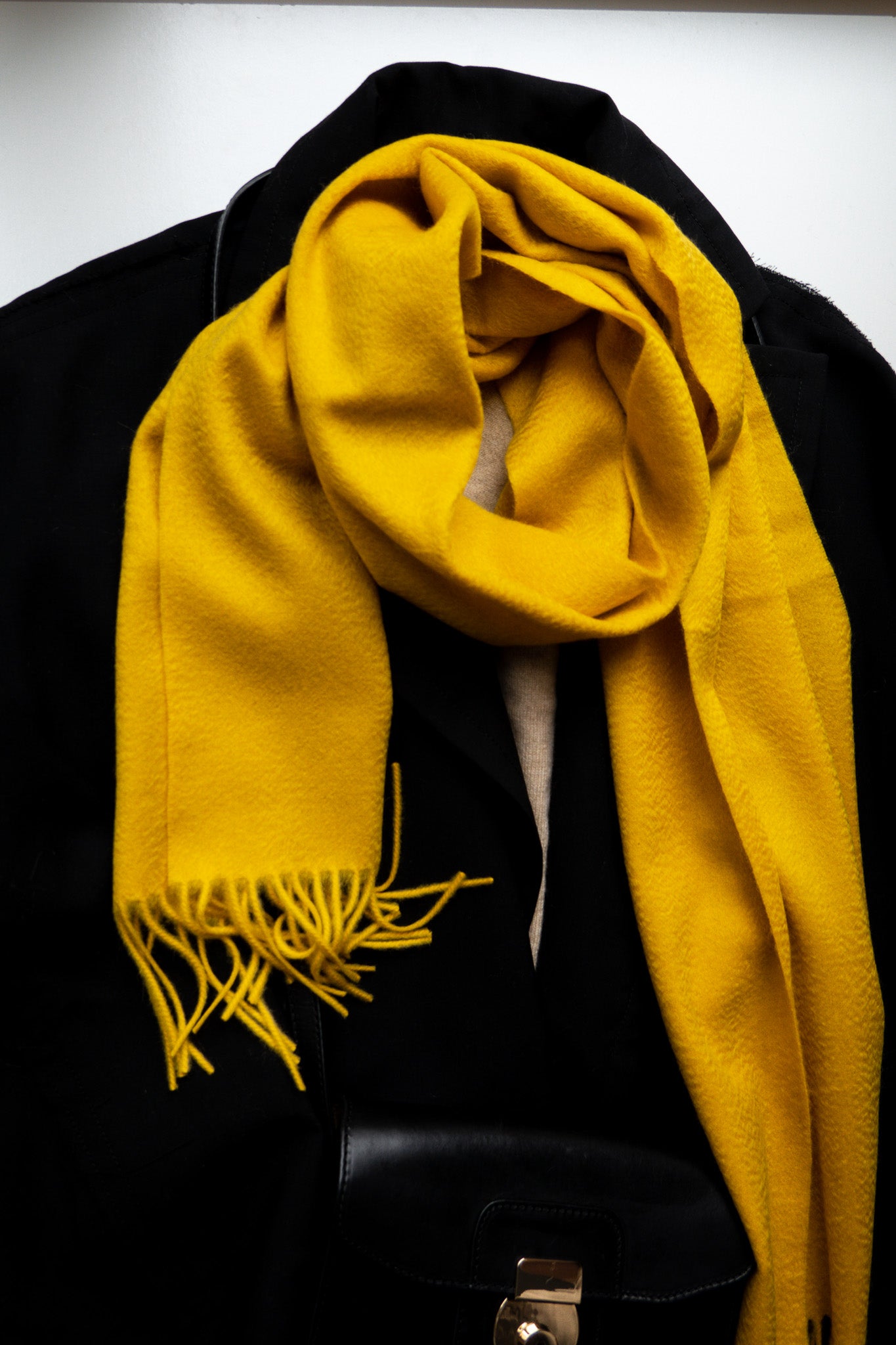 FINE WOVEN - 100% Cashmere Woven Scarf with Fringe