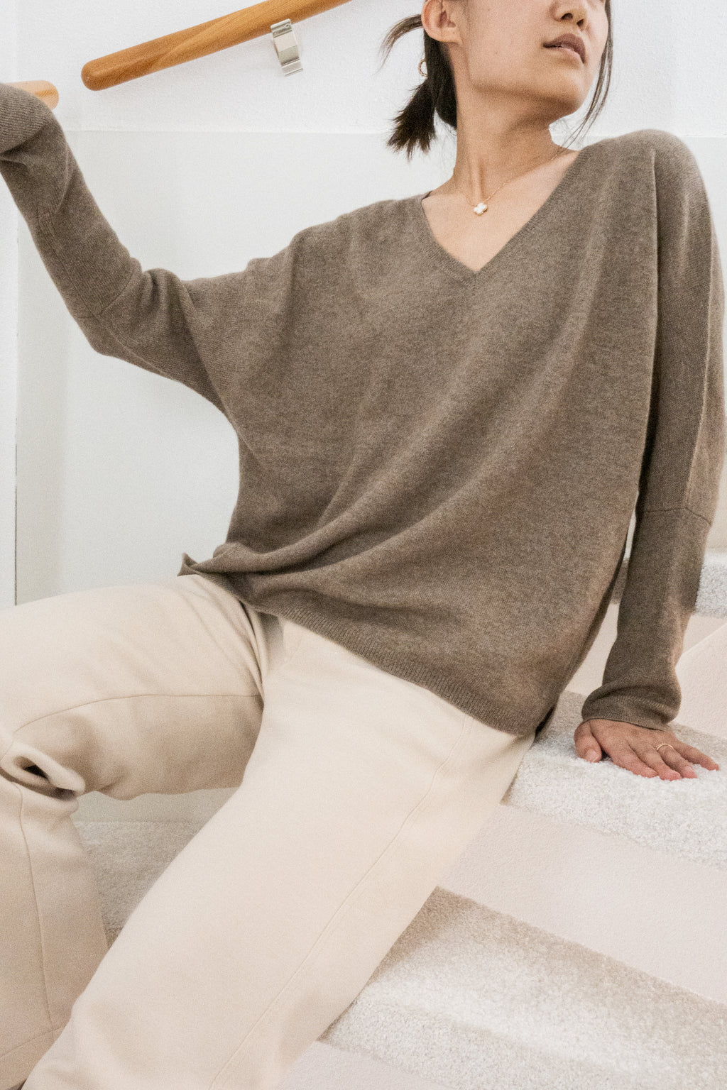 100% Cashmere V-Neck Pullover