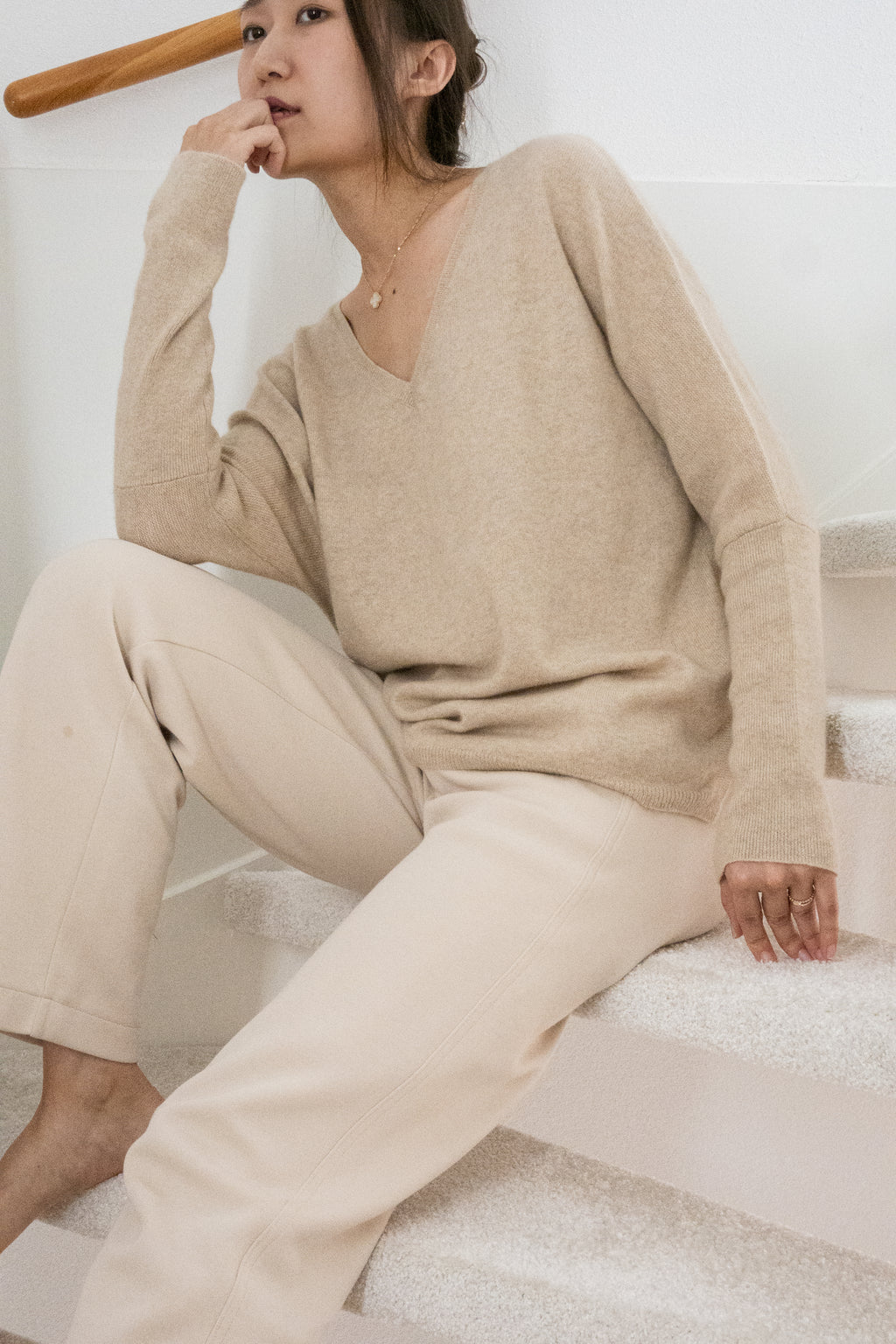 100% Cashmere V-Neck Pullover